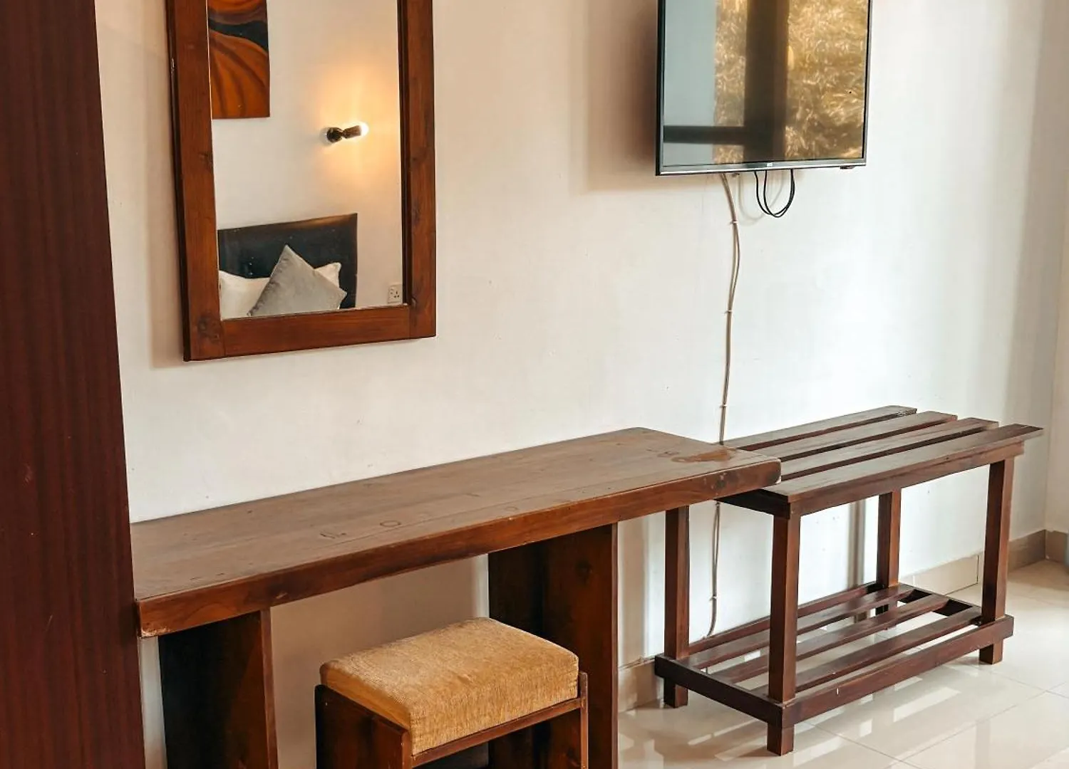 Woodnest Windmill Beach Hotel Negombo