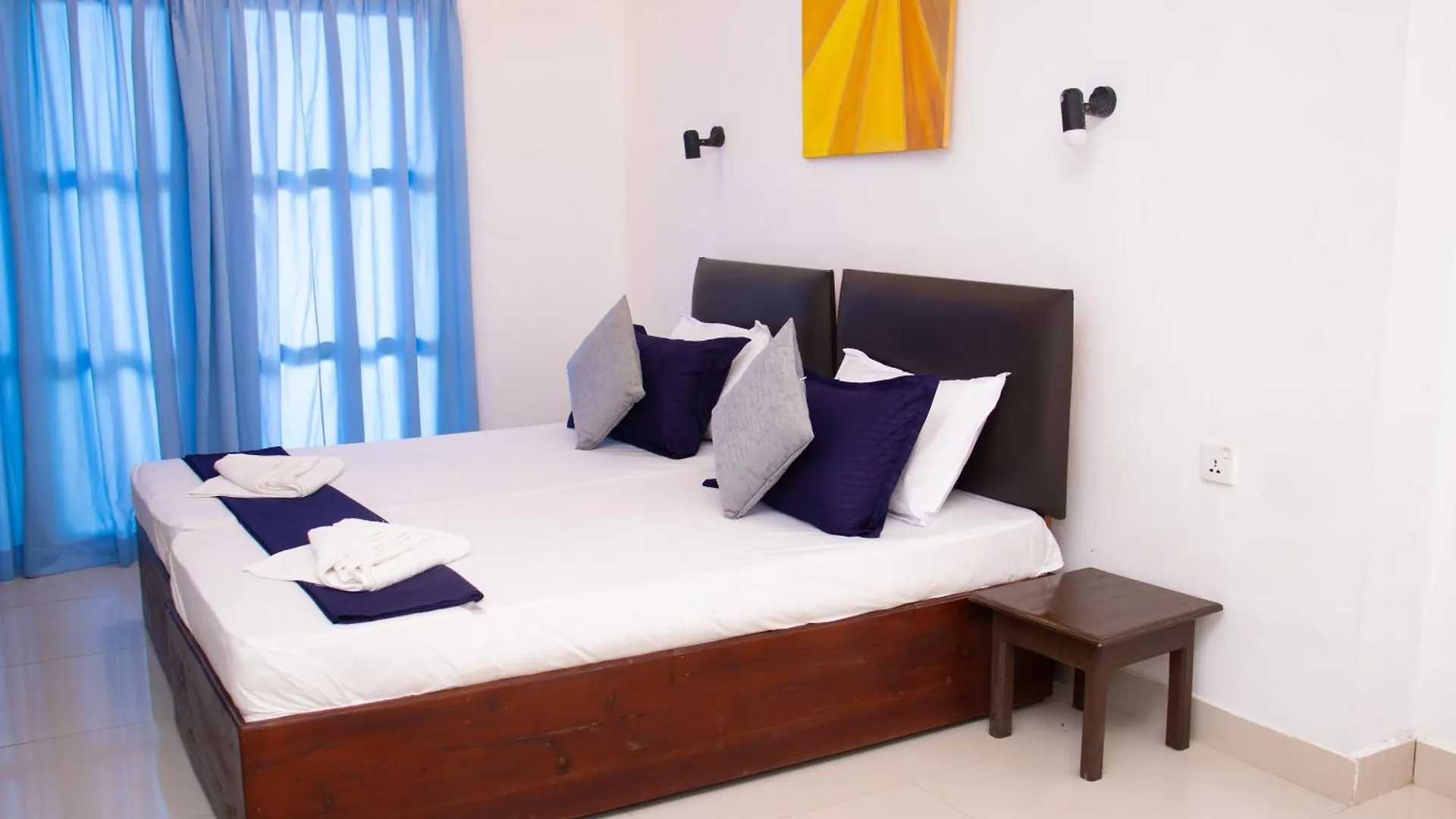 Woodnest Windmill Beach Hotel Negombo