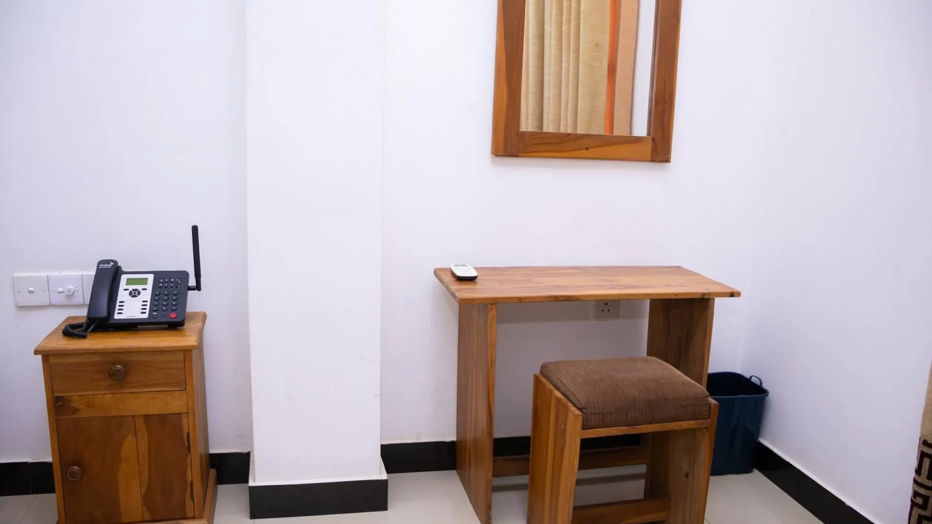 Woodnest Windmill Beach Hotel Negombo