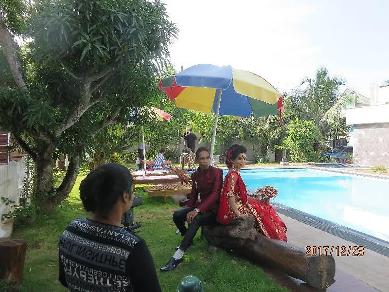 Woodnest Windmill Beach Hotel Negombo